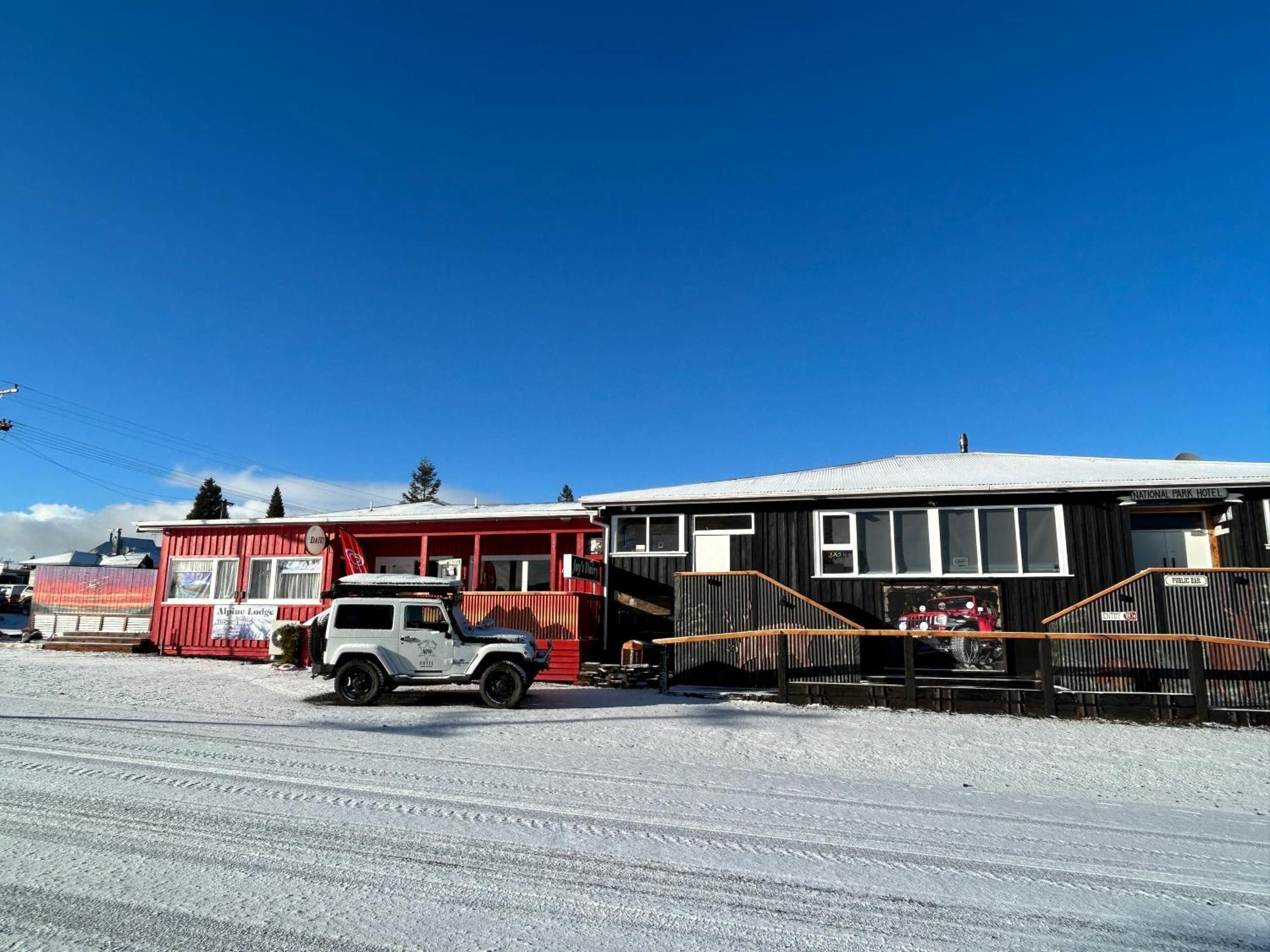 National Park Alpine Lodge Exterior foto
